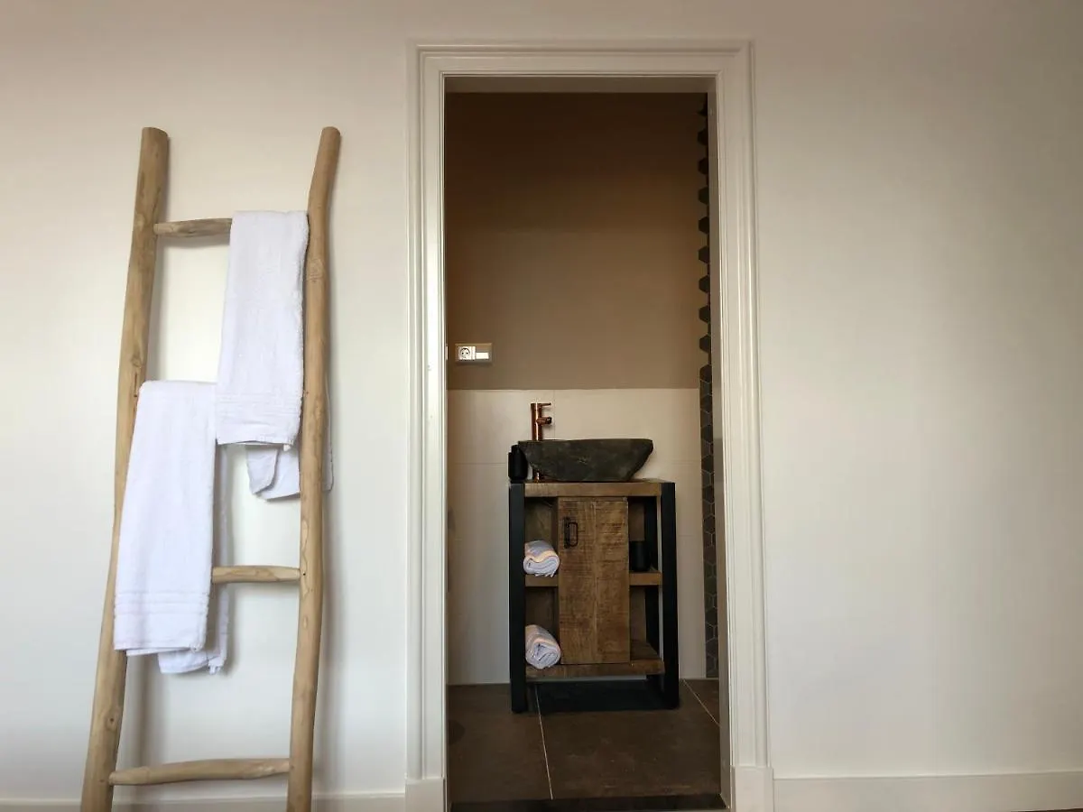 וולקנבורח Villa R Einald לינה וארוחת בוקר